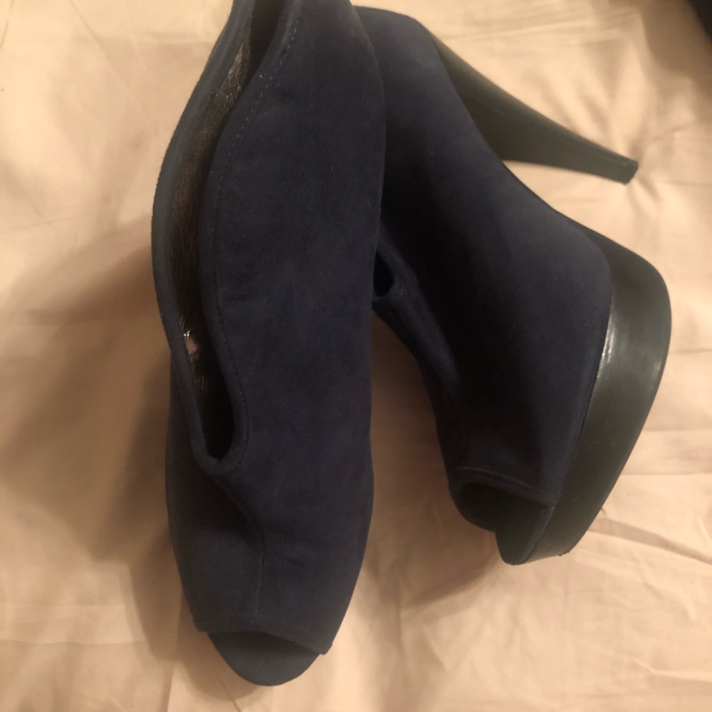 Suede platform heeled shoe boot